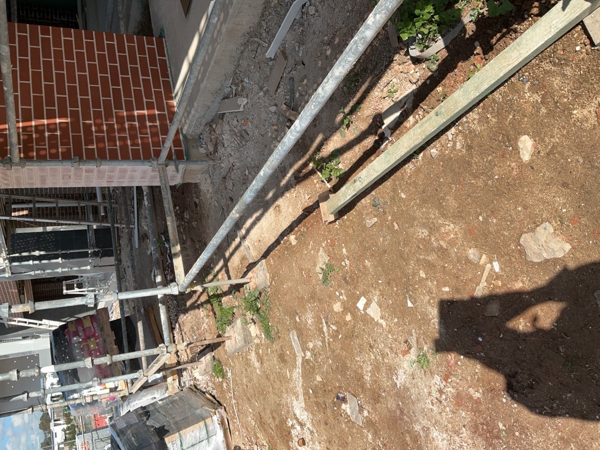 What makes a house easy for termites